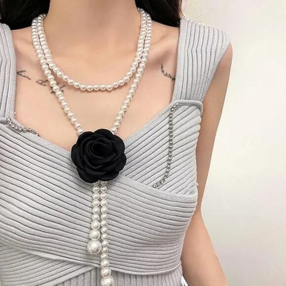 New White Pearl Beaded Black Flower Belt - Picture 4 of 7